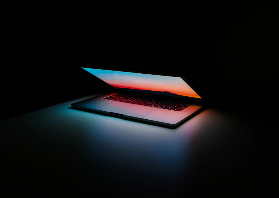 Superfície tecnológica em gradiente representando fluxo de dados de sensores
